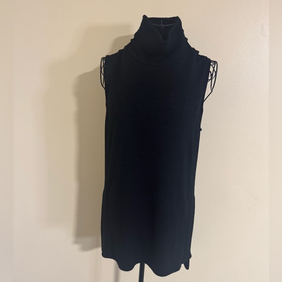 Banana Republic Ribbed Merino Mock Neck Tank in Black Size Small - Picture 2 of 7